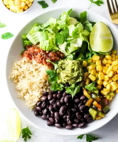 snadný recept na veganskou misku na burrito