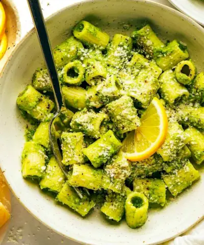 recept na jednoduché těstoviny s brokolicovým pestem