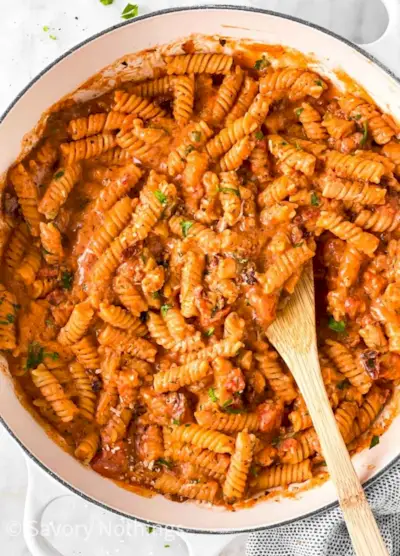 recette de pâtes crémeuses aux tomates au four hollandais