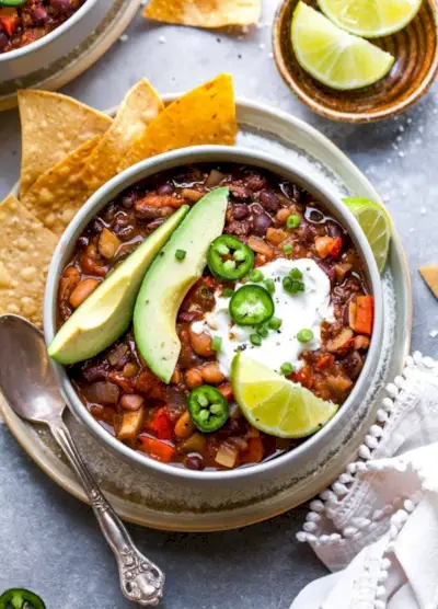 recept na vegetariánské chilli jídlo