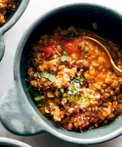 une recette de pan farro et tomates