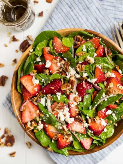 recette de salade de fraises et d'épinards