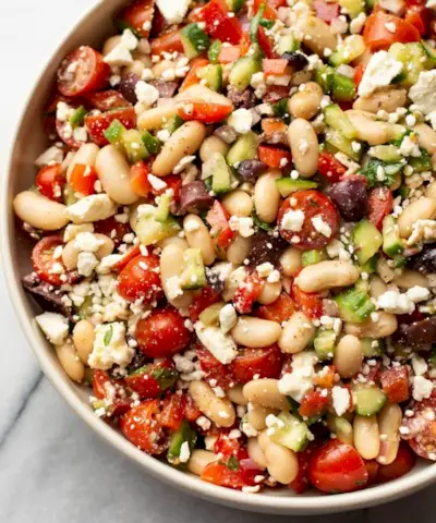 receptes de dinar lleuger amanida de mongetes mediterrànies