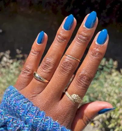 Reikia Mani Inspo? Šios 10 populiarėjančių nagų spalvų vadina jūsų vardu