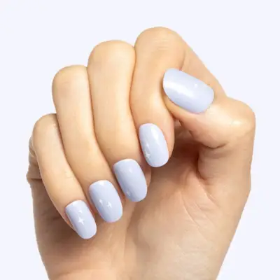 S kulaté lesklé nehty s přízvukem