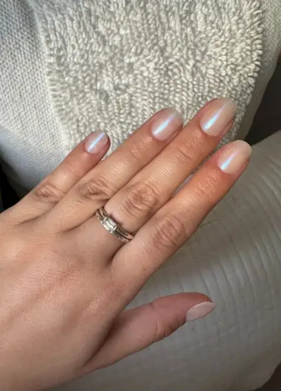 Tyto nehty za 10 dolarů vydrží déle než gelová manikúra