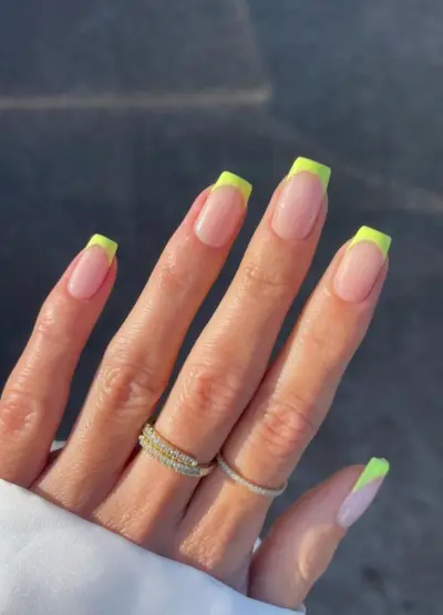 ongles français colorés