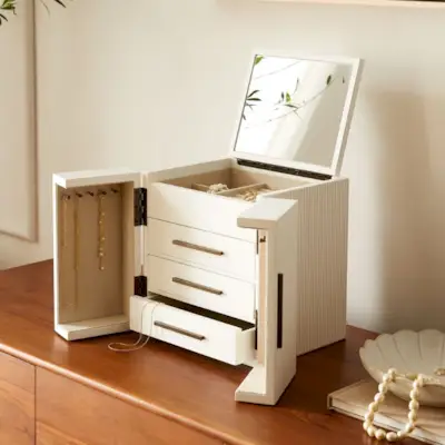 Fleivuota papuošalų dėžutė