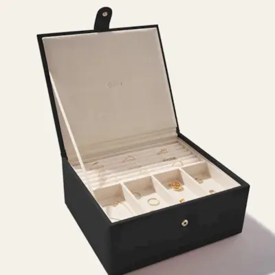 Odinė papuošalų dėžutė