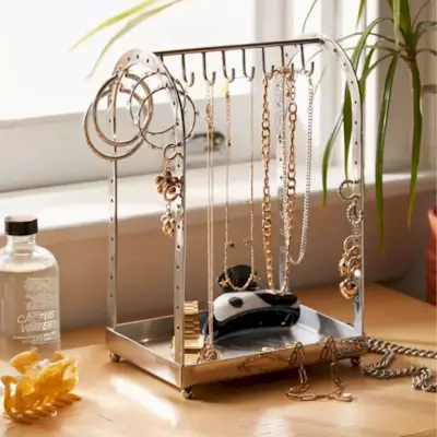 Arkos papuošalų stovas