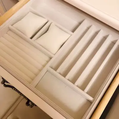 Individualizuotas papuošalų dėklas