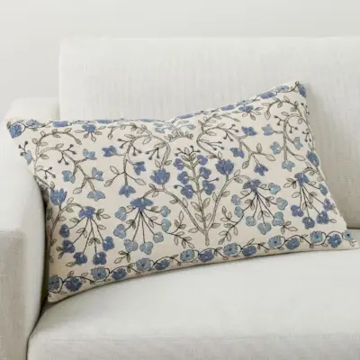 Išsiuvinėta juosmens pagalvė