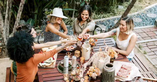 12 dívčích nočních nápadů, které přesahují vinnou noc