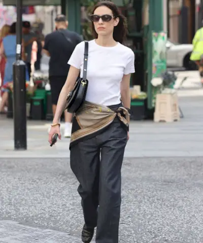 Les noies de moda ja no porten cinturons; això és el que opten