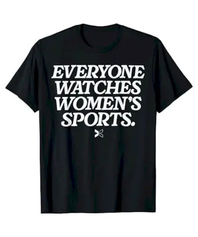 Tout le monde regarde les femmes