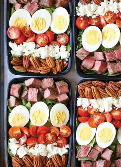 salade de steak cobb pour les déjeuners de préparation des repas